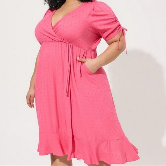 Torrid Coral Pink Clip Dot Surplice Tulip Dress with Pockets 2X 18/20 NWT - Picture 1 of 12